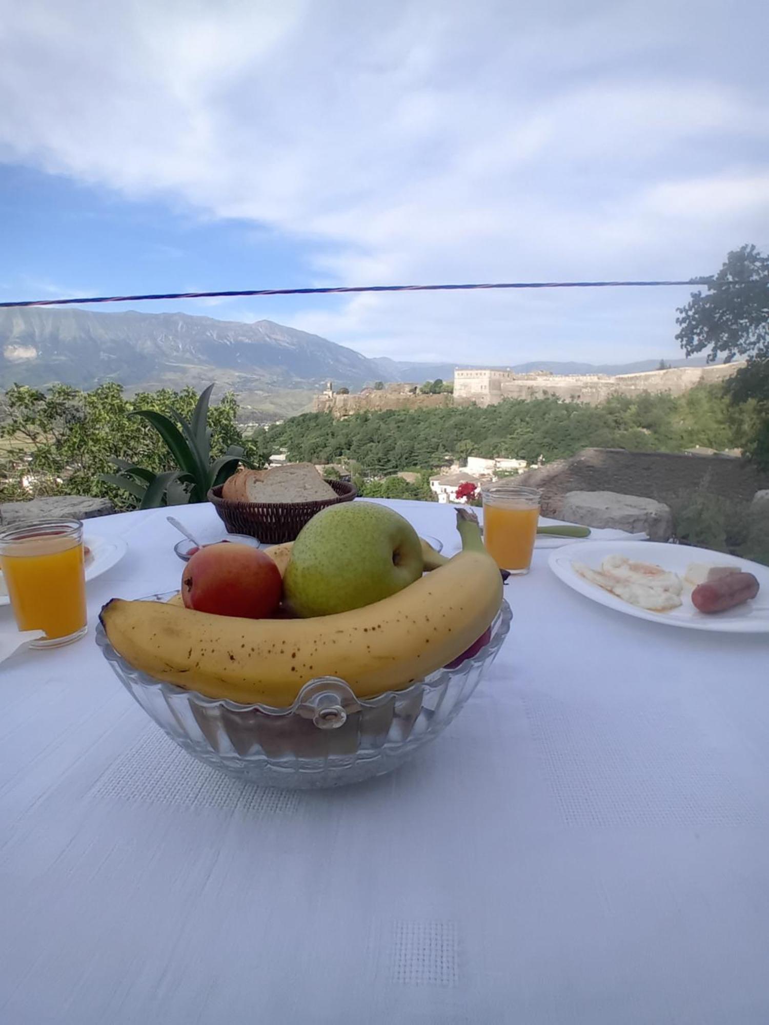 Arpet Guesthouse Gjirokastër 外观 照片