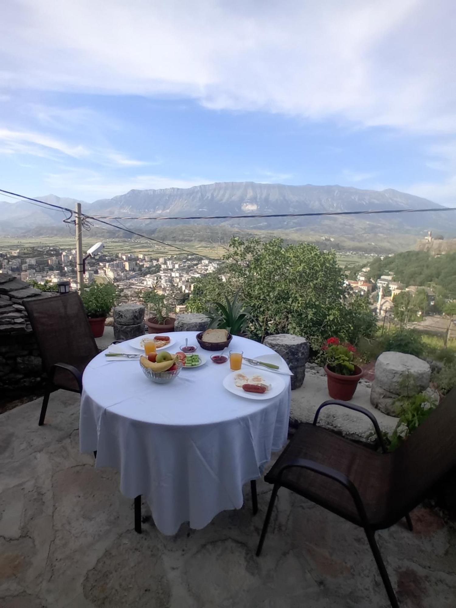 Arpet Guesthouse Gjirokastër 外观 照片