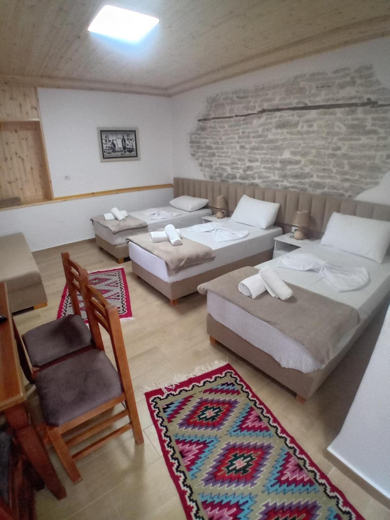 Arpet Guesthouse Gjirokastër 外观 照片