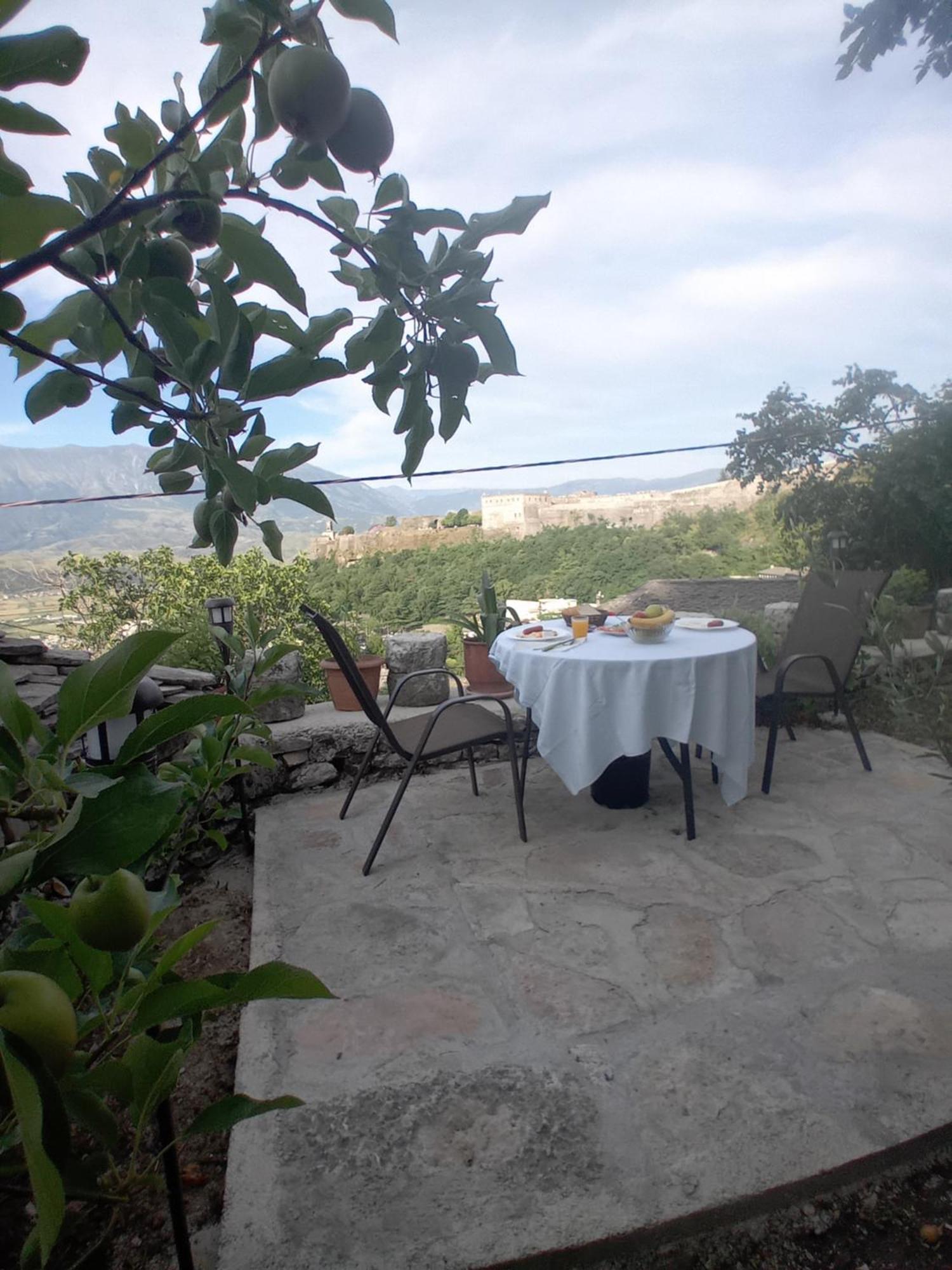 Arpet Guesthouse Gjirokastër 外观 照片