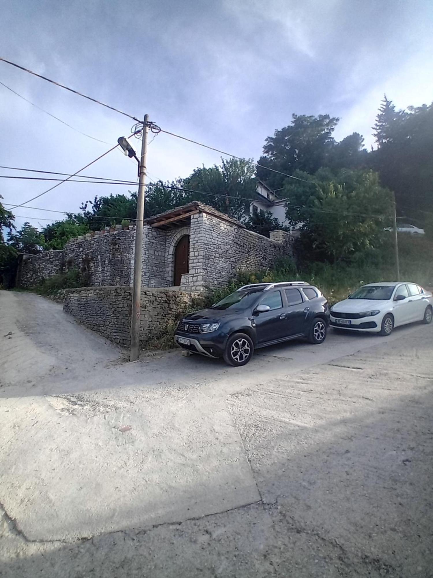 Arpet Guesthouse Gjirokastër 外观 照片