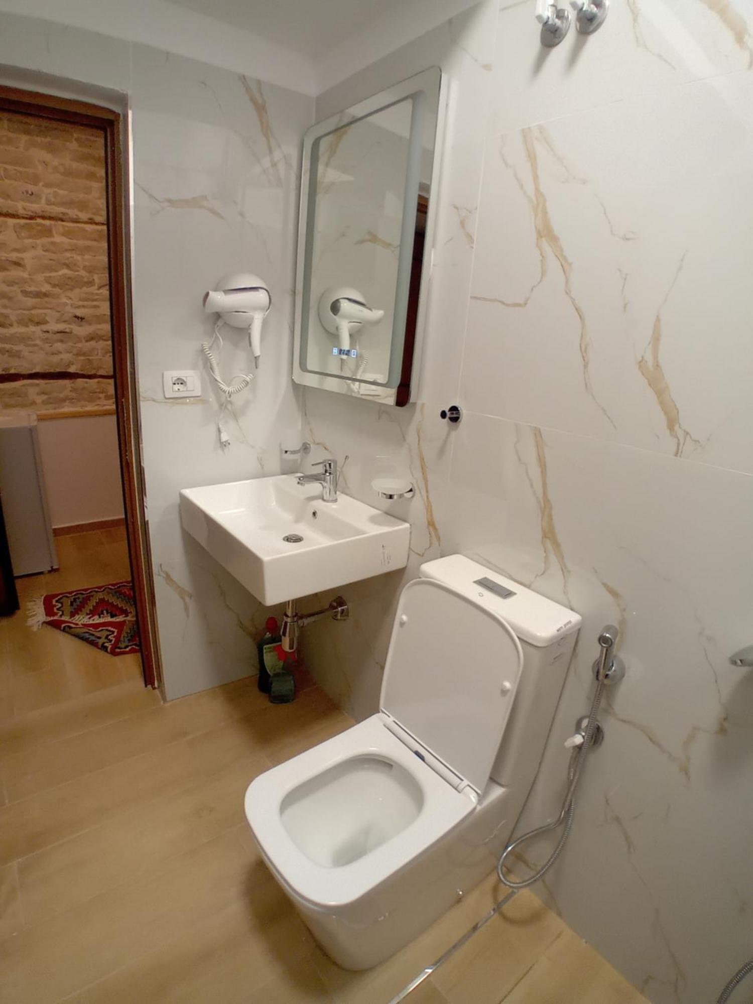 Arpet Guesthouse Gjirokastër 外观 照片