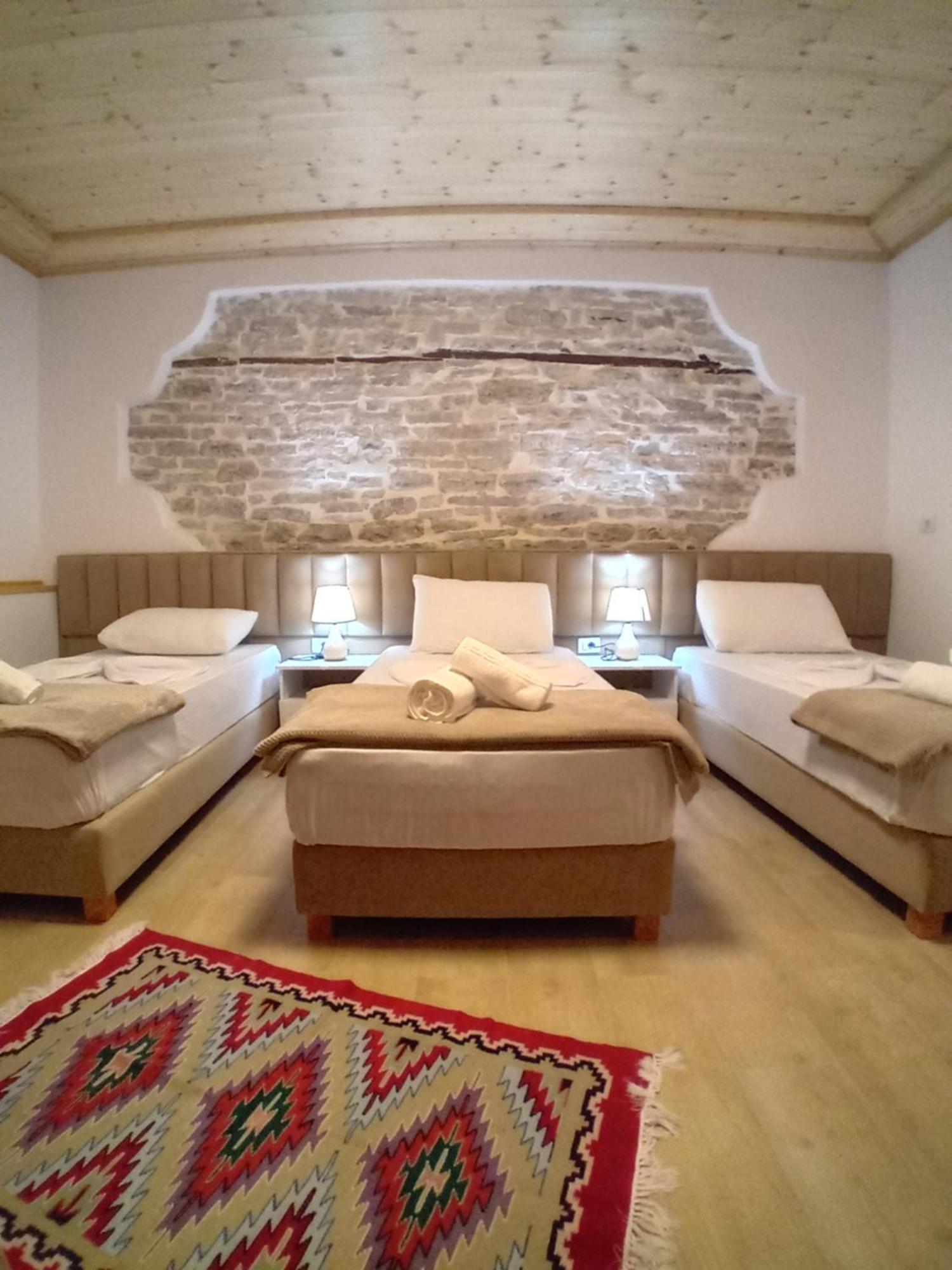 Arpet Guesthouse Gjirokastër 外观 照片