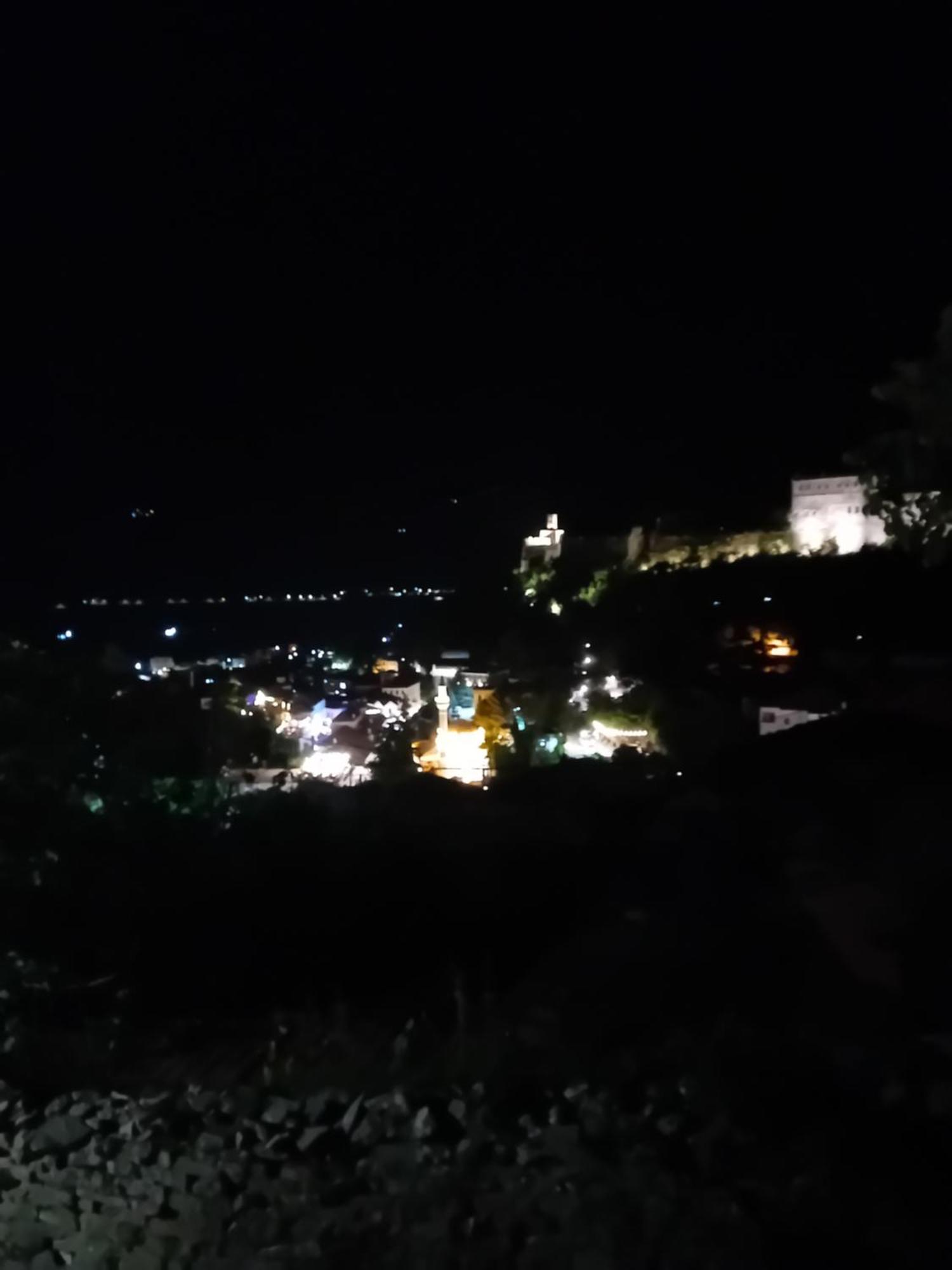 Arpet Guesthouse Gjirokastër 外观 照片