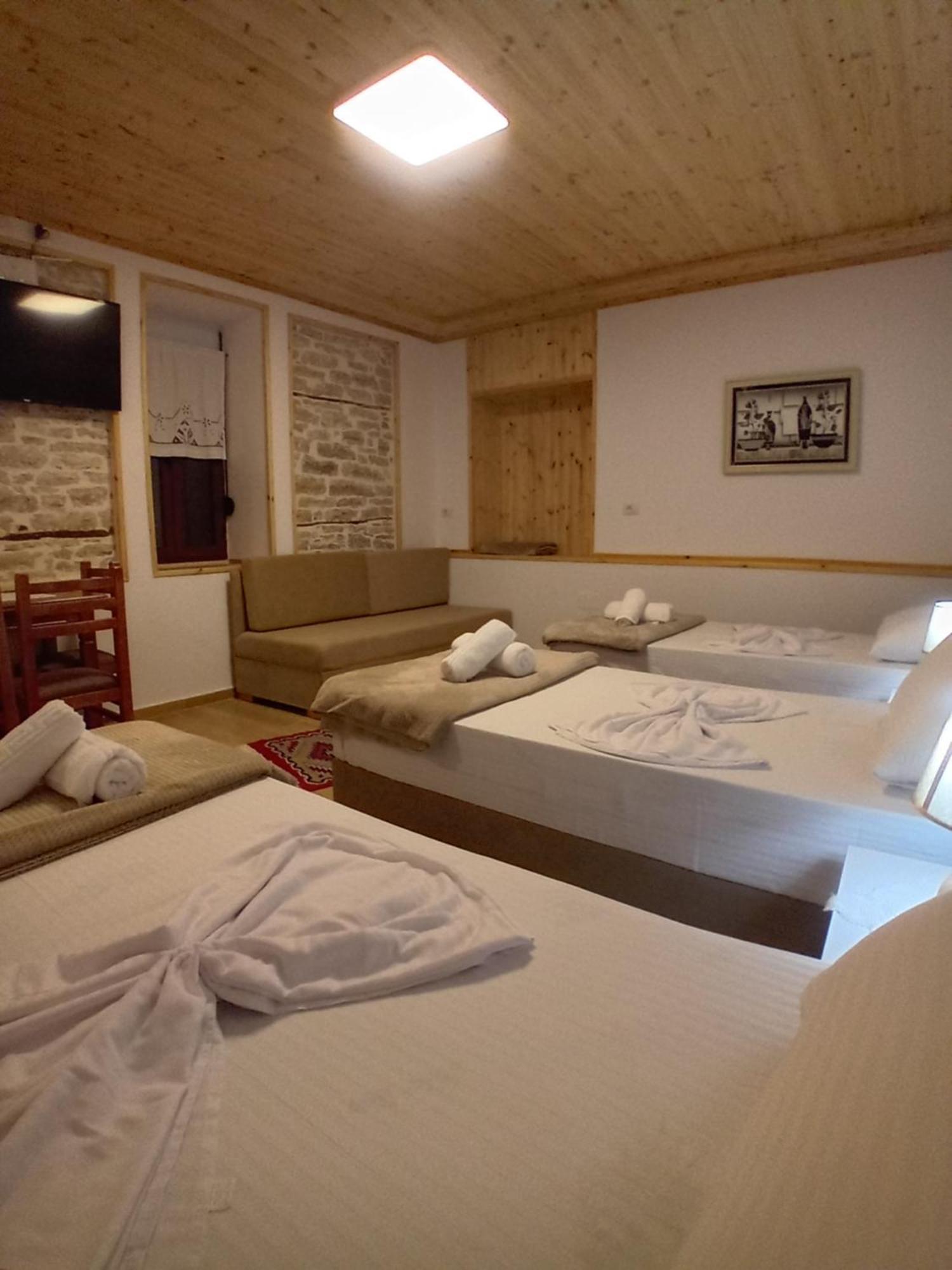 Arpet Guesthouse Gjirokastër 外观 照片