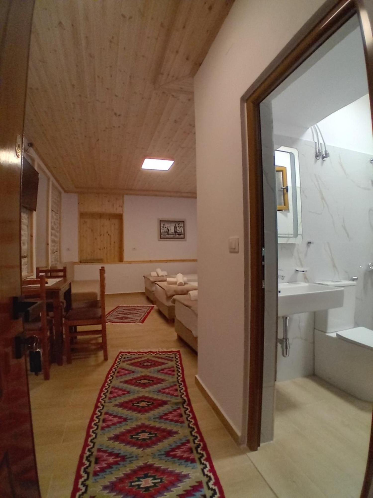 Arpet Guesthouse Gjirokastër 外观 照片