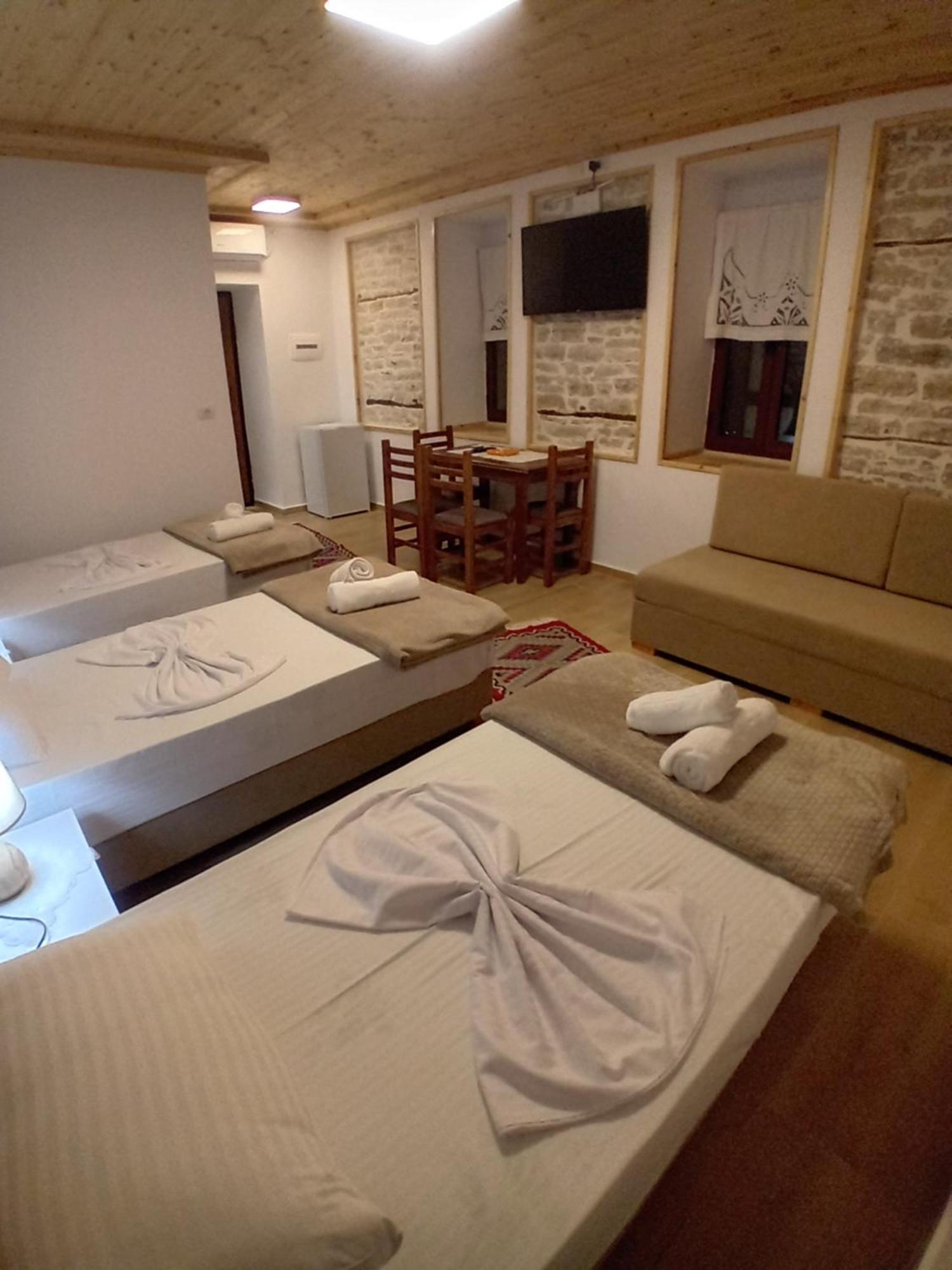 Arpet Guesthouse Gjirokastër 外观 照片