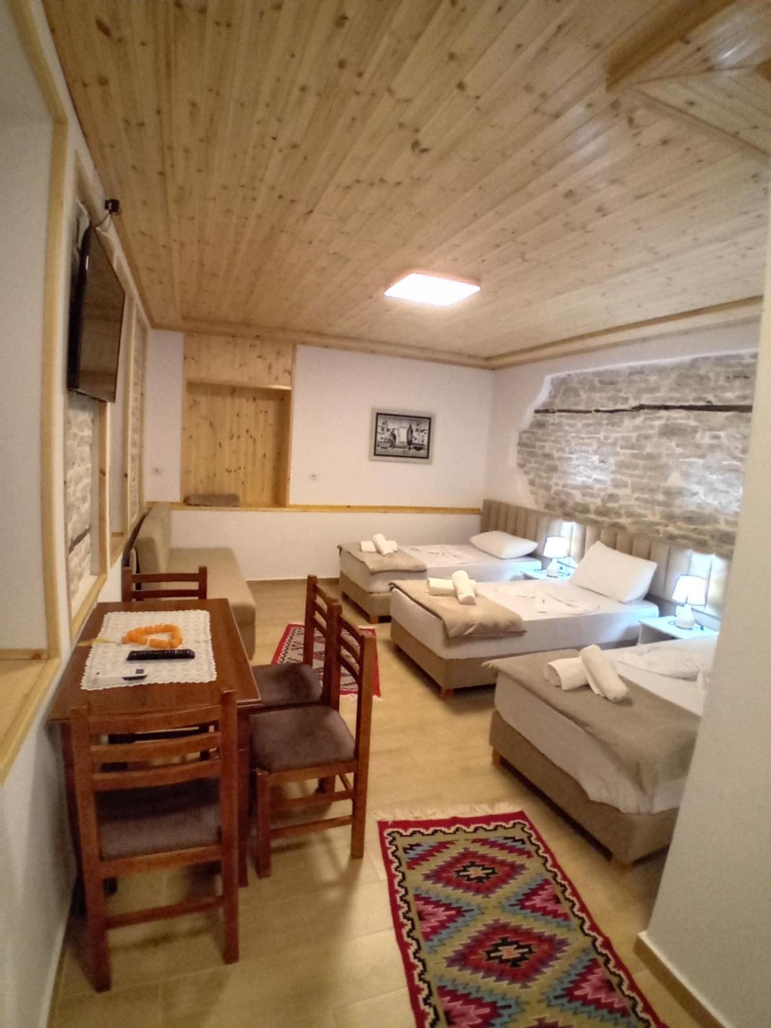 Arpet Guesthouse Gjirokastër 外观 照片